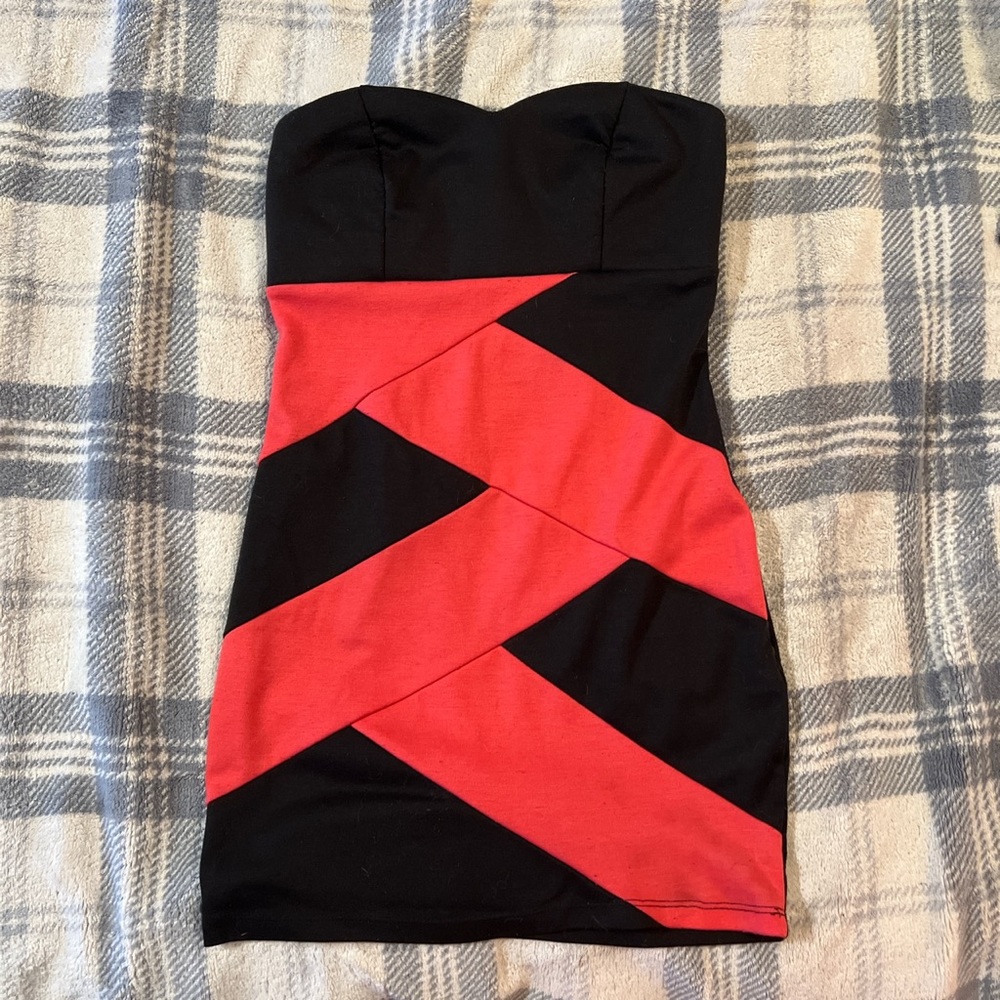 Crisscross strapless dress
